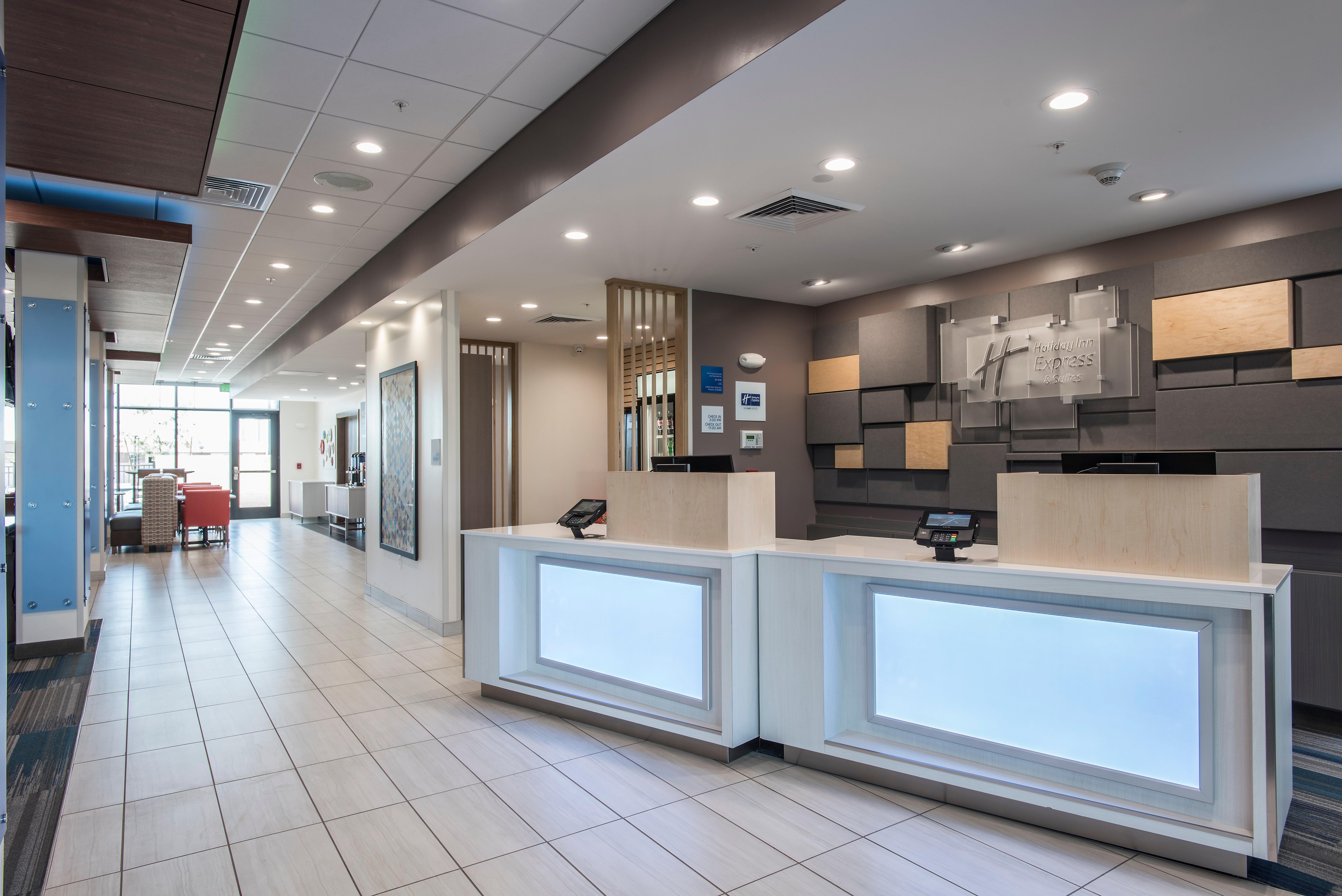Holiday Inn Express & Suites - Phoenix North - Happy Valley By Ihg Екстериор снимка